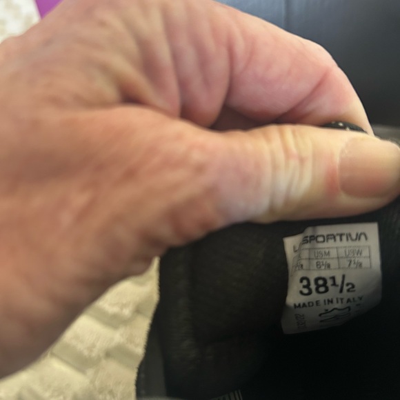 La Sportiva Women's Katana Black and White Climbing Shoes - Picture 5 of 5